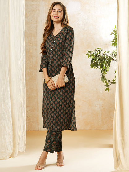 Ethnic Floral Kantha Printed Straight Fit Kurta and Pant - Green