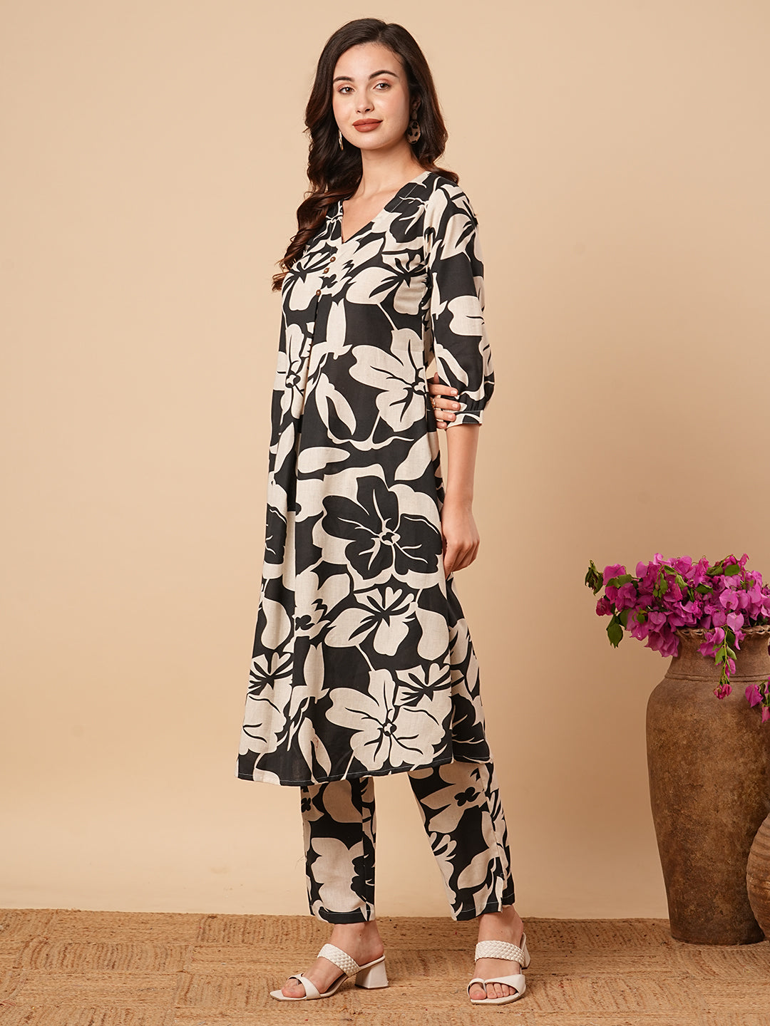 Floral Printed Wooden Buttoned A-line Kurta with Pants - Black & Off White