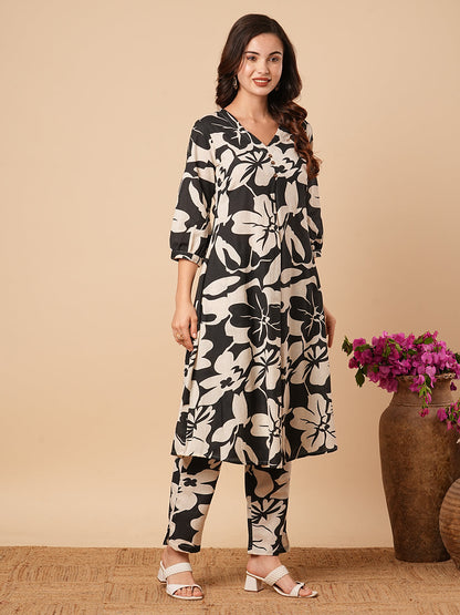 Floral Printed Wooden Buttoned A-line Kurta with Pants - Black & Off White