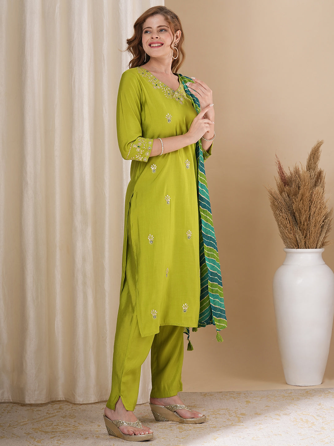 Solid Floral Pitthan Embroidered Straight Kurta with Pant & Leheriya Dupatta - Green