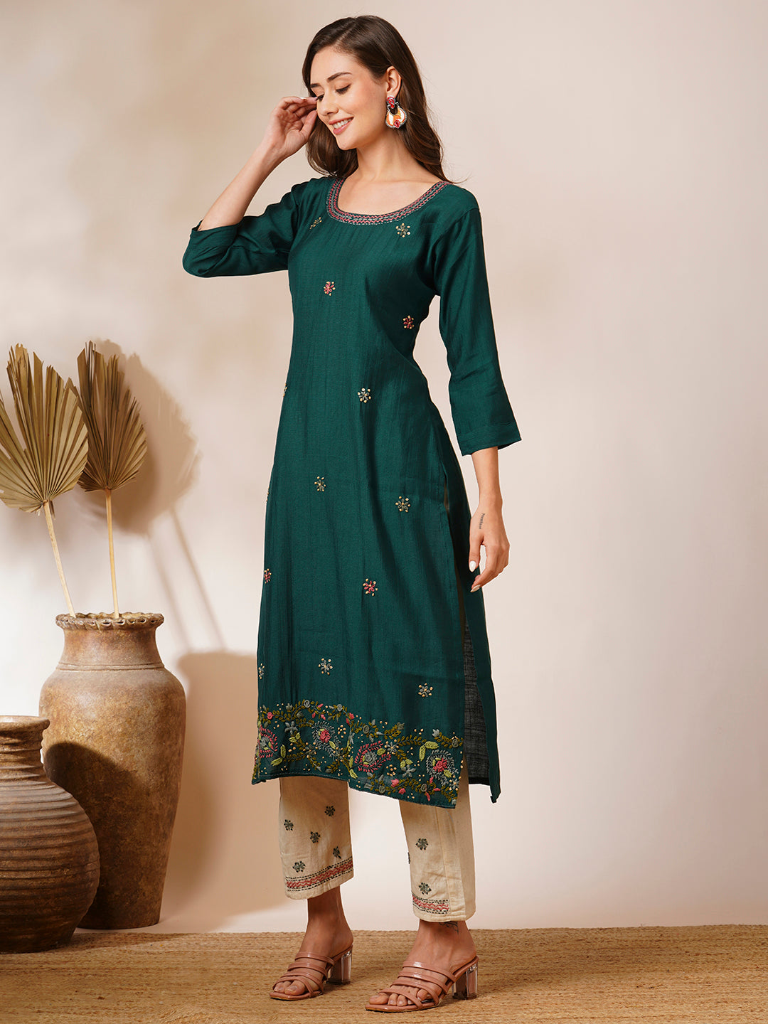 Solid Floral Hand Embroidered Straight Fit Kurta with Pant - Green