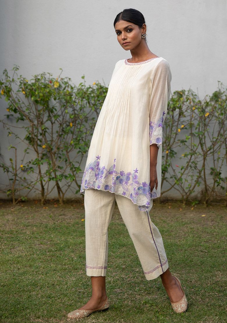 VAANI BESWAL Ivory Hand Embroidered Handwoven Cotton Silk Tunic Set