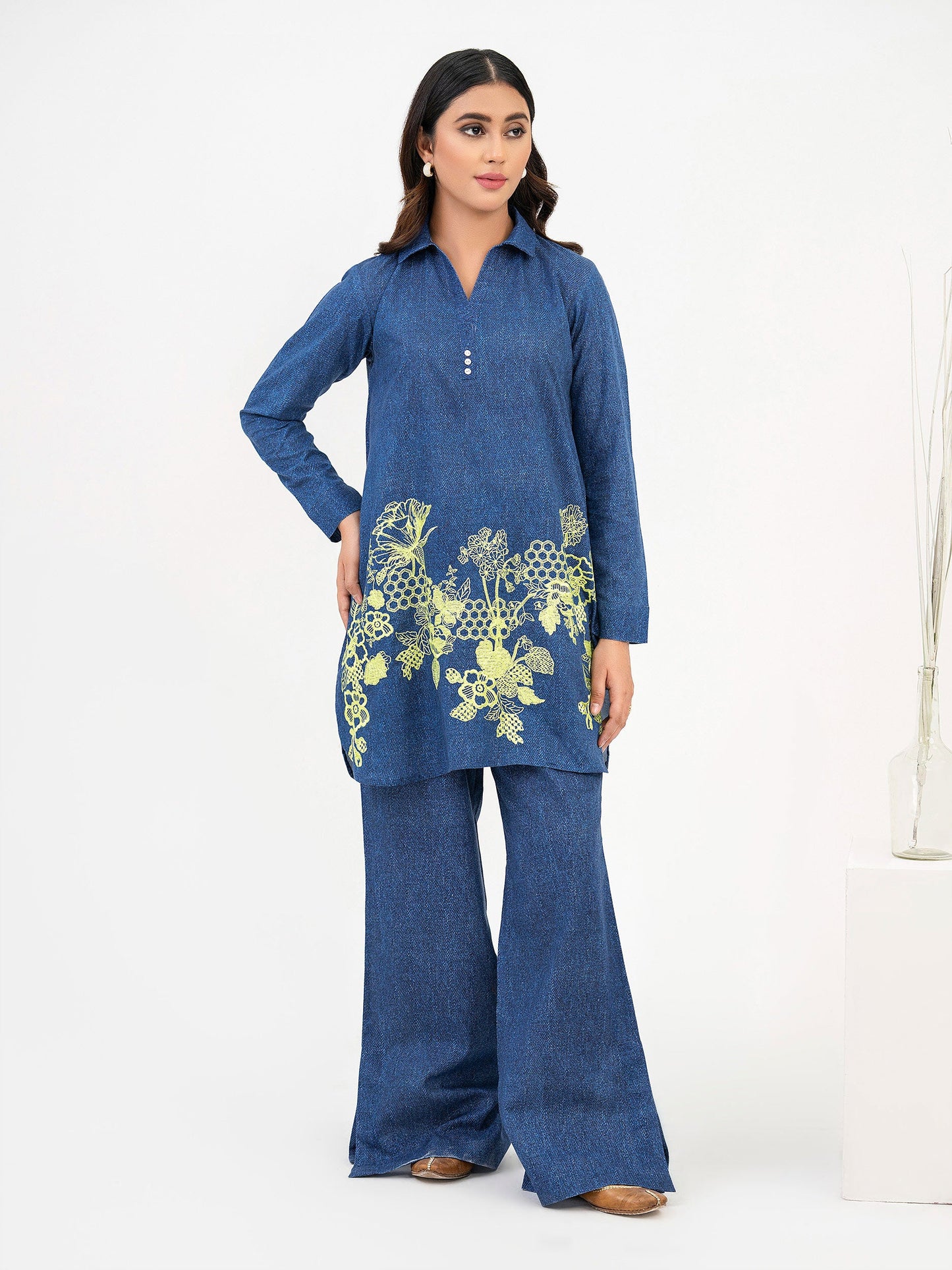 2 Piece Khaddar Suit-Embroidered (Pret)