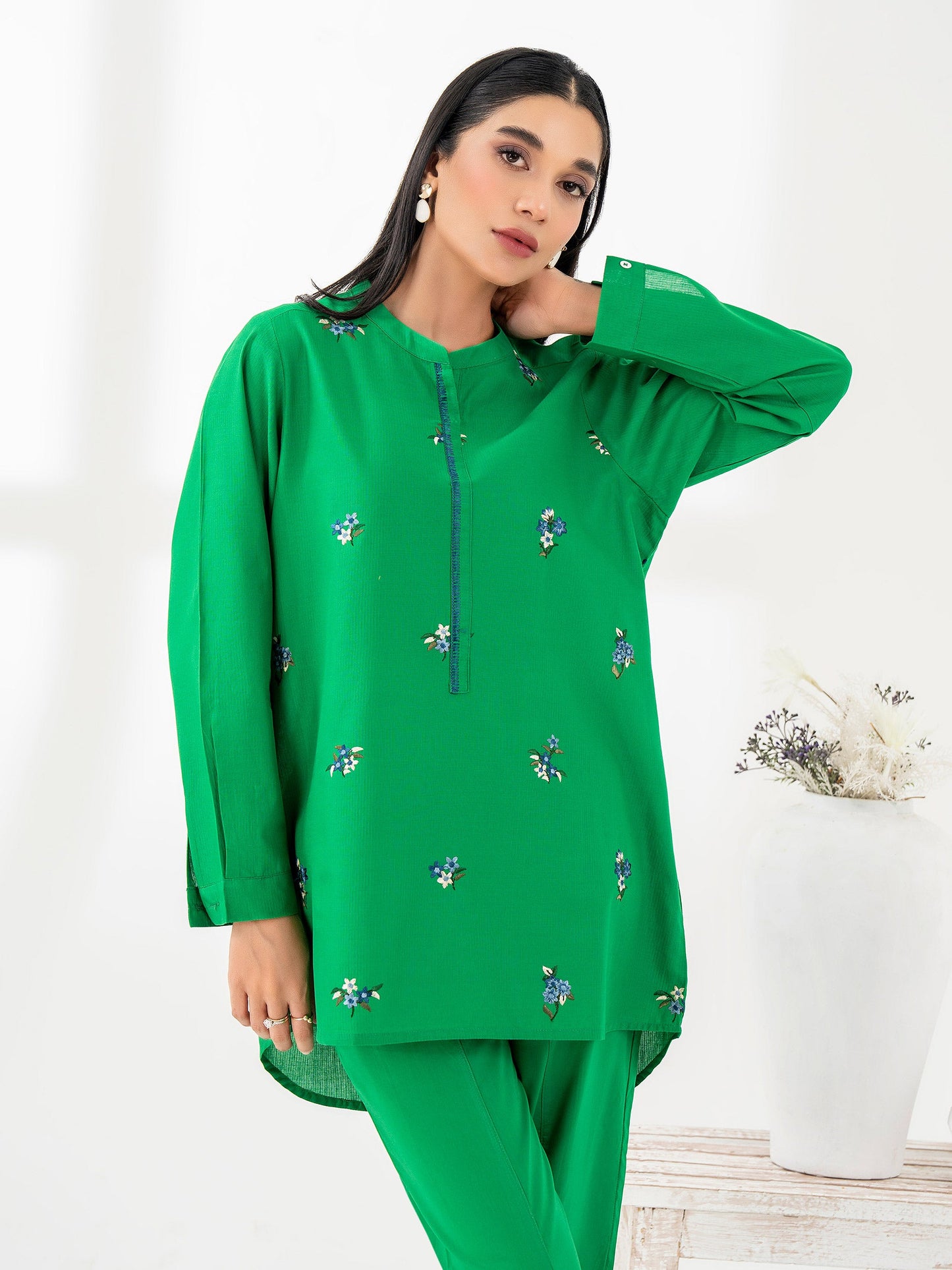 2 Piece Lawn Suit-Embroidered (Pret)