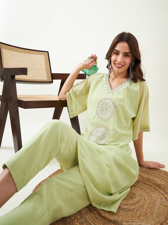 Embroidered Aari Work Pakistani Style Kurta With Trousers & Slip