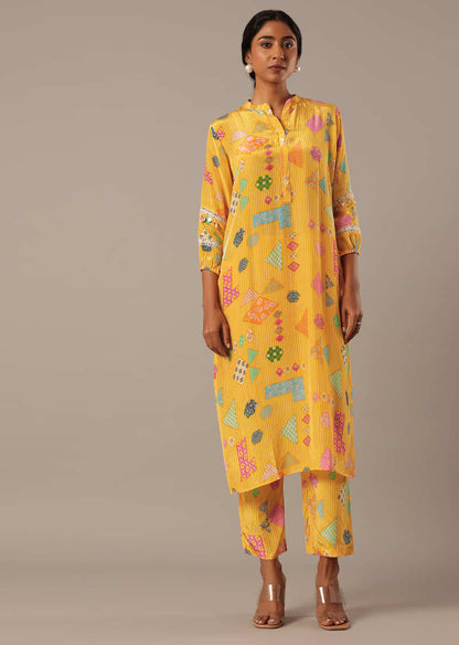 Yellow Printed Kurta And Pant Set In Crepe