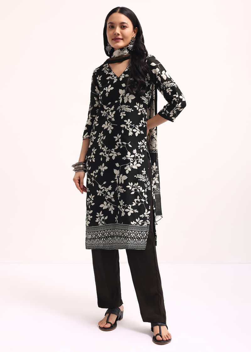 Off White And Black Printed Chanderi Kurta Set With Dupatta