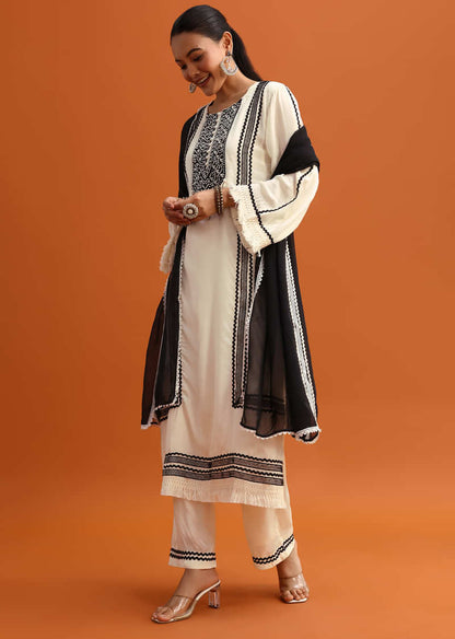 Off White Lace Work Kurta Pant Set With Dupatta